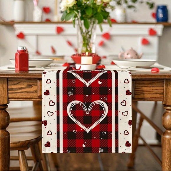 Valentine’s Day Hearts Table Runner 13 x 72 - Picture 2 of 2